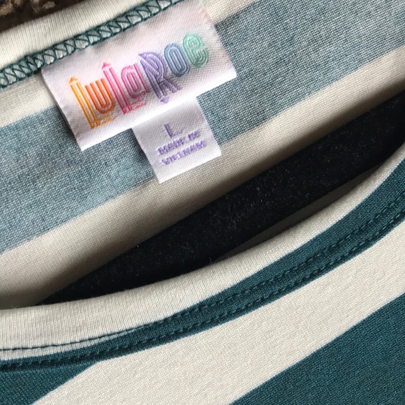 LulaRoe GiGi top - Picture 3 of 3